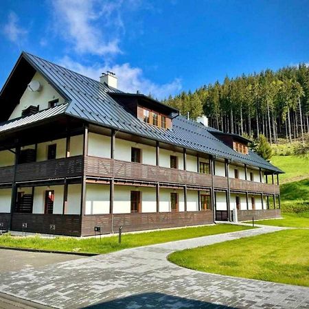 Apartmany Neta Velke Karlovice, Polansky Dvur Bagian luar foto