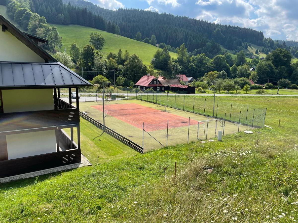 Apartmany Neta Velke Karlovice, Polansky Dvur Bagian luar foto