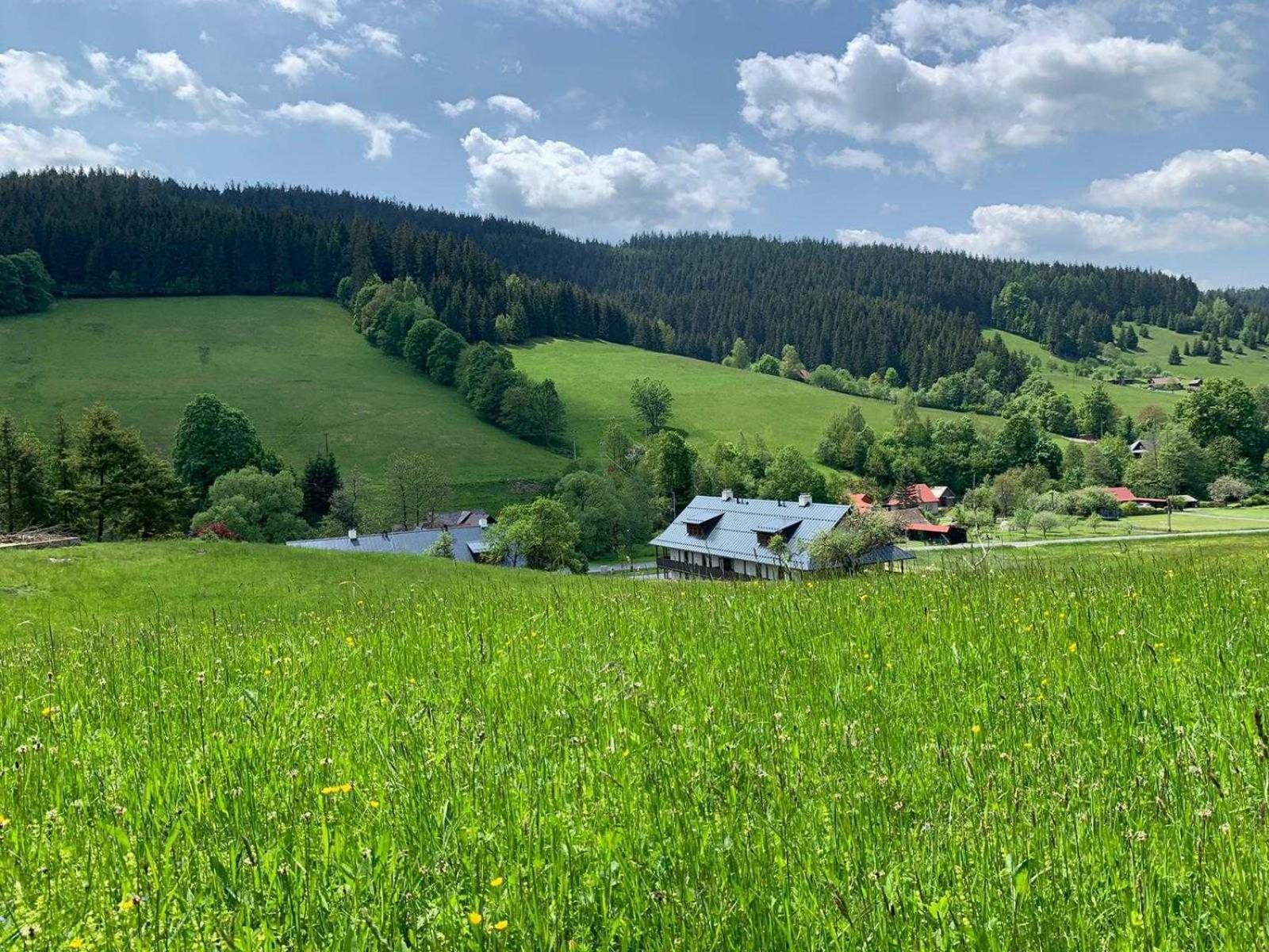 Apartmany Neta Velke Karlovice, Polansky Dvur Bagian luar foto